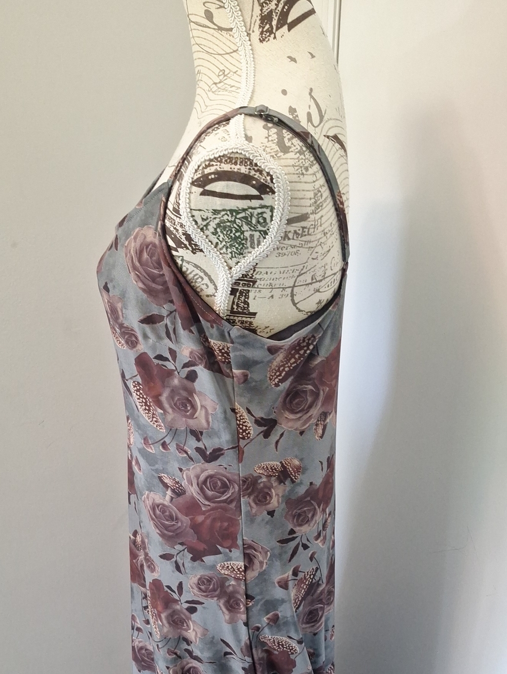 Thorn&Fable Grey Maxi Slip Dress With Dark Red Roses and Mushrooms Size Med NWOT - Picture 3 of 8